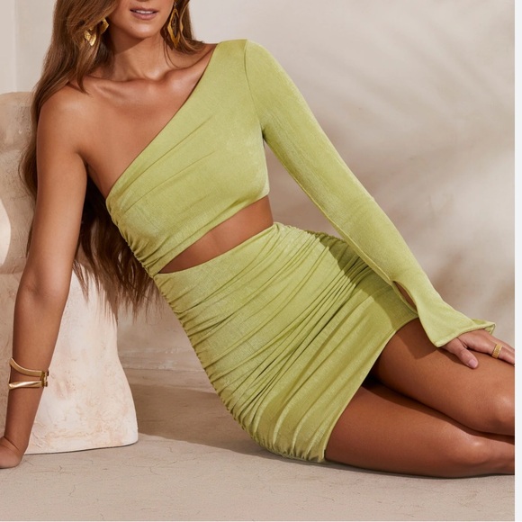 Oh Polly Dresses & Skirts - Oh Polly Light Green cut out dress size 6